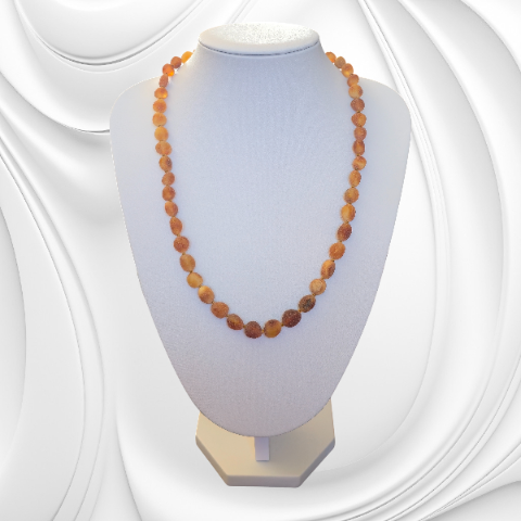 Naszyjnik z matowych bryłek bursztynu z przekładkami z hematytu - naturalna elegancja - obrazek 2