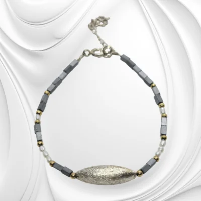 Wyjątkowa bransoletka z hematytu, perły naturalnej i srebra – elegancja w nowoczesnym stylu