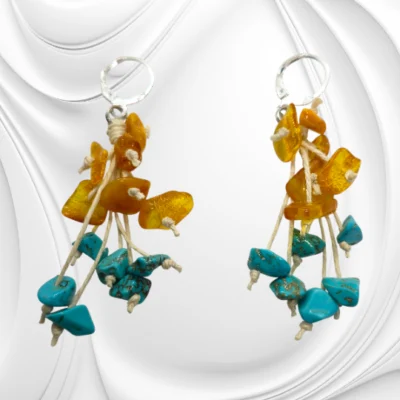 Ręcznie wykonane kolczyki z bursztynu i turkmenitu na lnianym sznurku