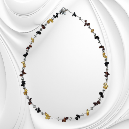 Drobny naszyjnik z bryłek kolorowego bursztynu