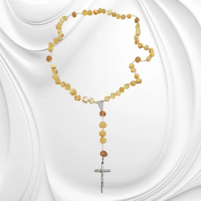 Różaniec z matowych nieregularnych bryłek bursztynu