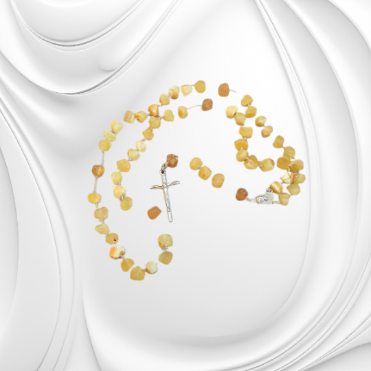 Naszyjnik z matowych bryłek bursztynu na lnianym sznurku