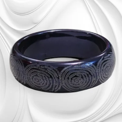 Bransoletka z laki – elegancka biżuteria o ponadczasowym charakterze