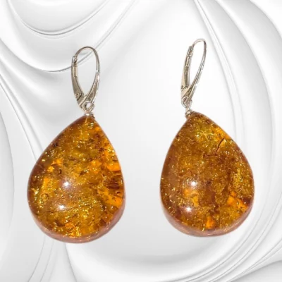 Komplet z bursztynu – elegancka zawieszka i kolczyki na angielskim zapięciu