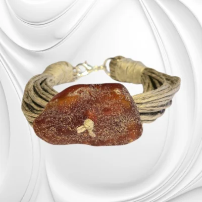 Bransoletka z bursztynem na lnianym sznurku – naturalna biżuteria z bursztynem bałtyckim