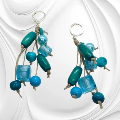 Kolczyki handmade z lnianego sznurka i turkusowych koralików – naturalna biżuteria ze srebrnym zapięciem