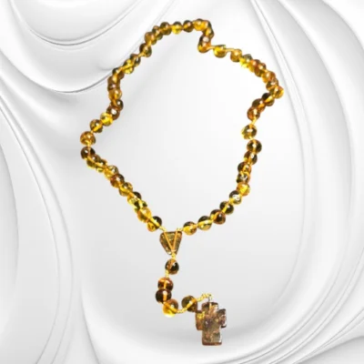 Różaniec z bursztynu bałtyckiego – naturalny i wyjątkowy