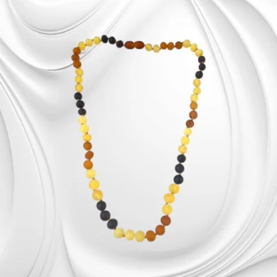 Naszyjnik z kulek naturalnego matowego bursztynu bałtyckiego w odcieniach od słonecznego po ciemny koniak