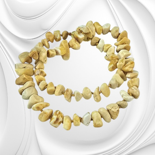 Naszyjnik z mlecznego bursztynu bałtyckiego nieregularne bryłki