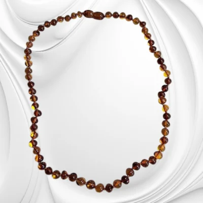 Naszyjnik z polerowanych kulek bursztynu bałtyckiego w odcieniu koniaku – naturalna elegancja